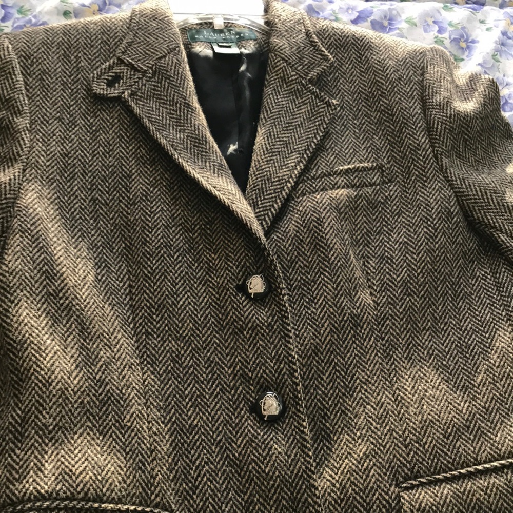 3/4 Length tweed; 16 inch shoulders/ bust; 28 inches length; 23 inch arm